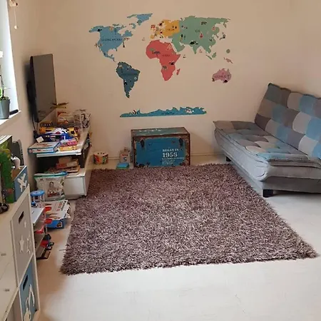 Charming Family House With Garden Near Prague וילה *